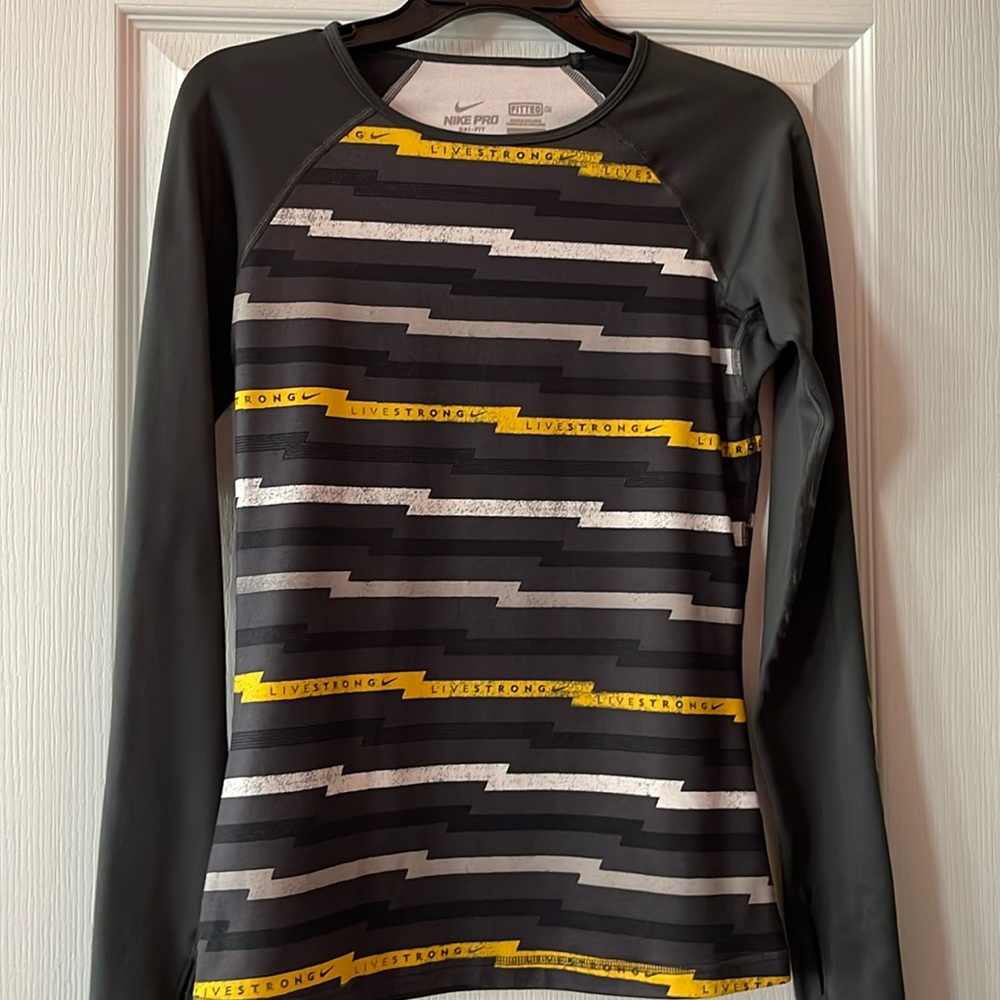 Nike sport ray, size medium